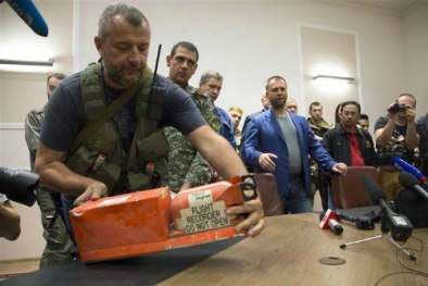 Hộp đen MH17 có thông tin đặc biệt được giao cho Malaysia